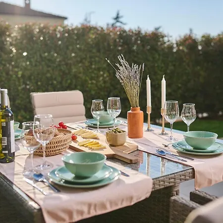 Spada Brand New With Garden 3 Min From Beach! Apartment
