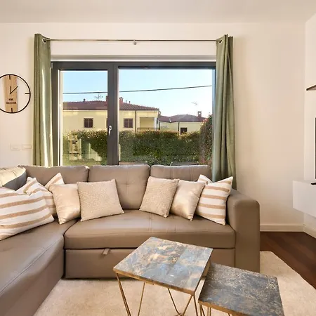 Lejlighed Spada Brand New With Garden 3 Min From Beach! Poreč