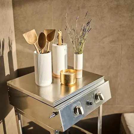 Апартаменты Spada Brand New With Garden 3 Min From Beach! *